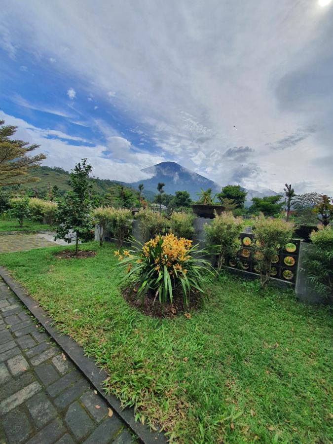 Nusantara Hotel Sembalun Sembalunlawang Eksteriør billede